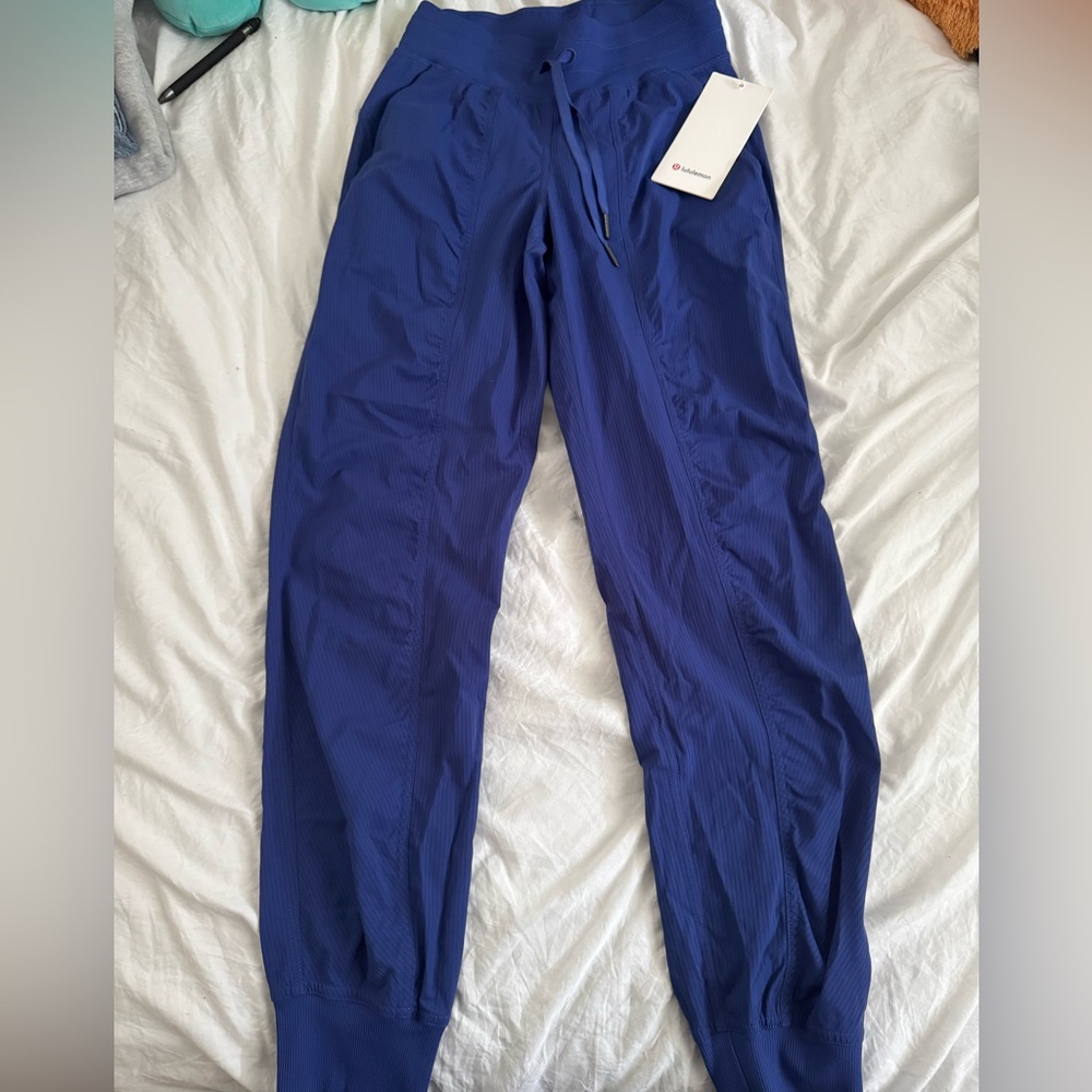 Lululemon Dance Studio Mid-Rise Jogger
Full Length